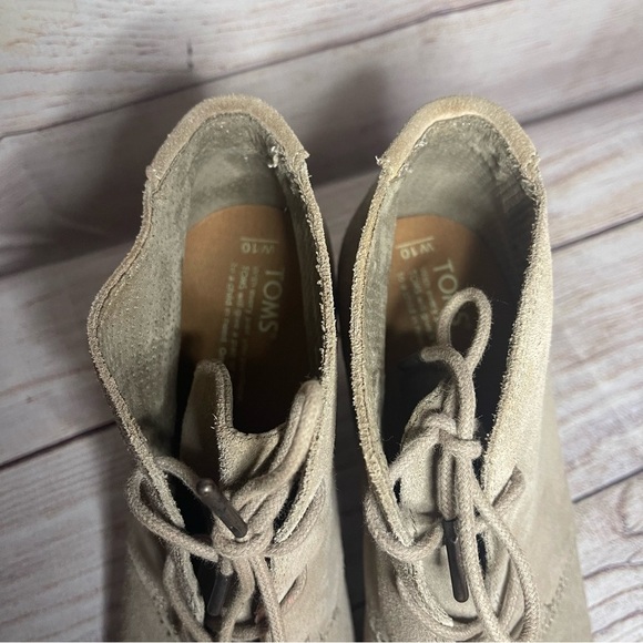 Toms Ankle Booties Chukka Taupe Gray Suede Lace Up Heels Women's Shoes Size 10 - Picture 6 of 8